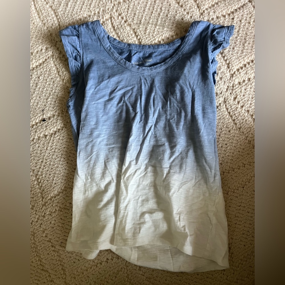 UNIVERSAL THREADS Ombré Shortsleeve with Ruffle Sleeves - SMALL